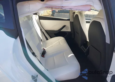 2024 Tesla Model 3 Long Range Dual Motor All-Wheel Drive/Rear-Wheel Drive z USA, uszkodzony, nr VIN 5YJ3E1EA0RF868990